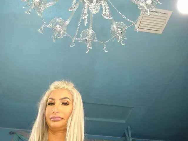 Live sex webcam photo for adrianna_fox #287953556