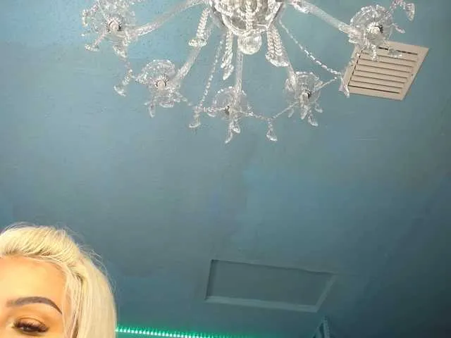 Live sex webcam photo for adrianna_fox #287953564