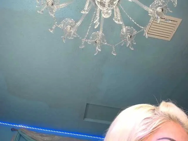 Live sex webcam photo for adrianna_fox #287953574