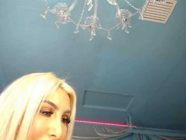 Live sex webcam photo for adrianna_fox #287953577