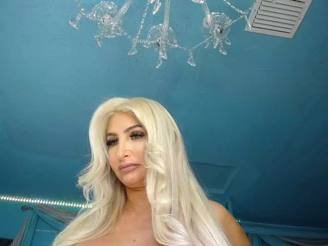 Live sex webcam photo for adrianna_fox #287953583