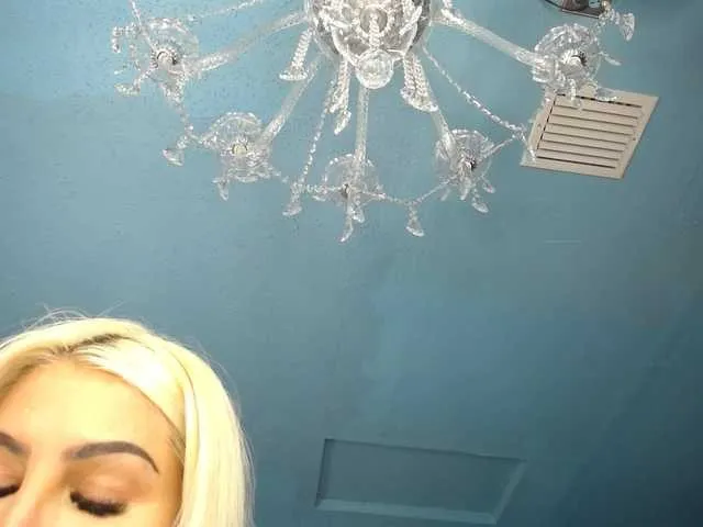 Live sex webcam photo for adrianna_fox #287953596