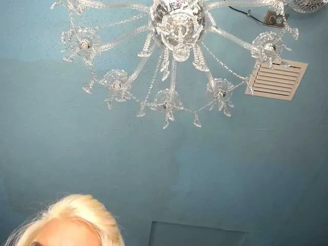 Live sex webcam photo for adrianna_fox #287953613