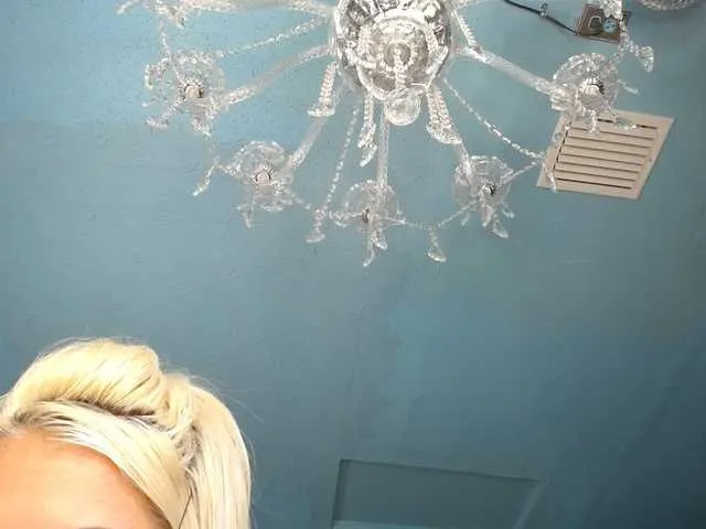 Live sex webcam photo for adrianna_fox #287953627