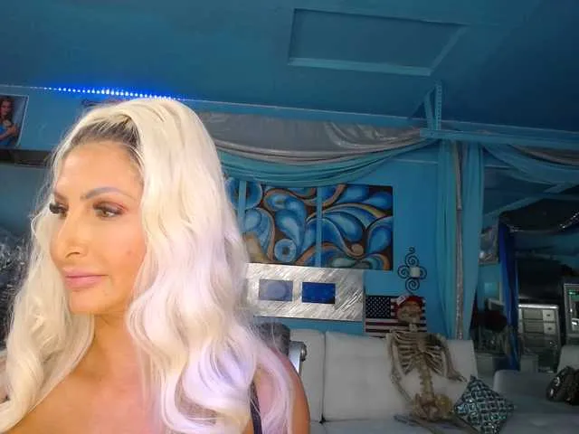 Live sex webcam photo for adrianna_fox #287953651