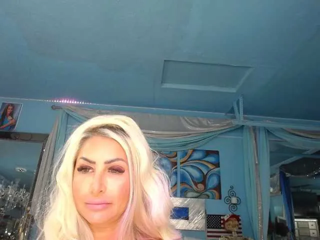 Live sex webcam photo for adrianna_fox #287953654