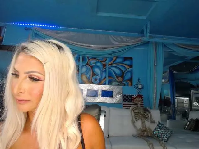 Live sex webcam photo for adrianna_fox #287953658