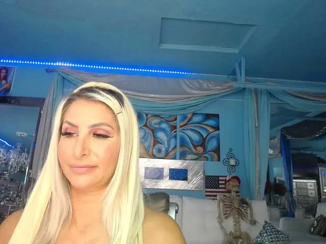 Live sex webcam photo for adrianna_fox #287953676