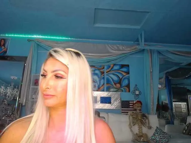 Live sex webcam photo for adrianna_fox #287953677