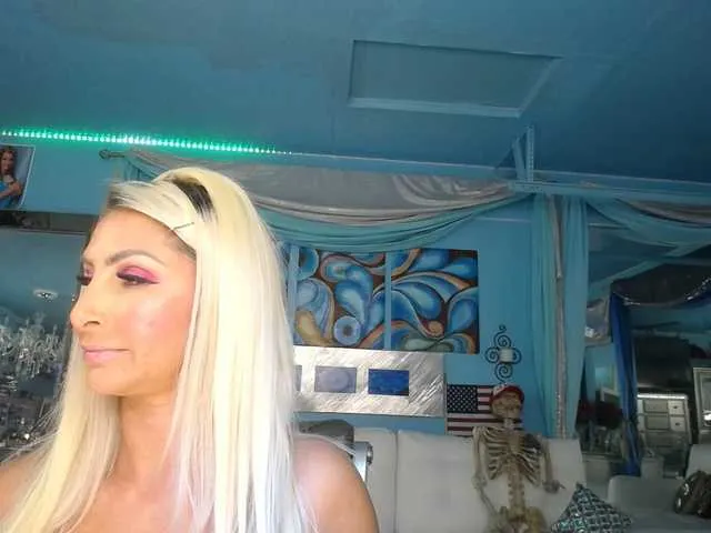 Live sex webcam photo for adrianna_fox #287953678