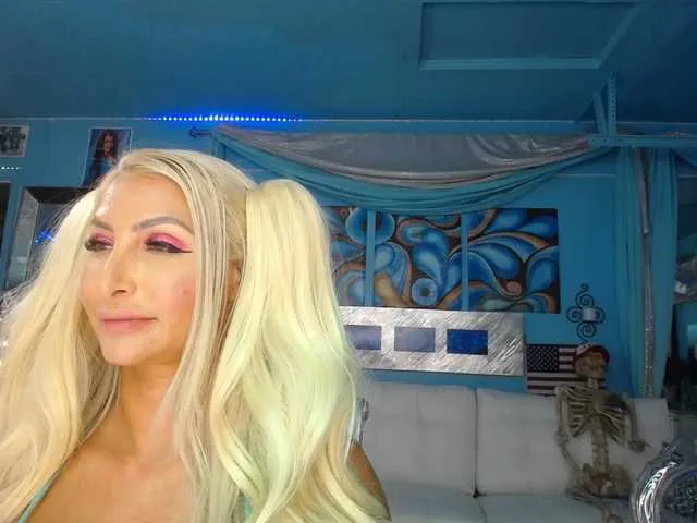 Live sex webcam photo for adrianna_fox #287953684