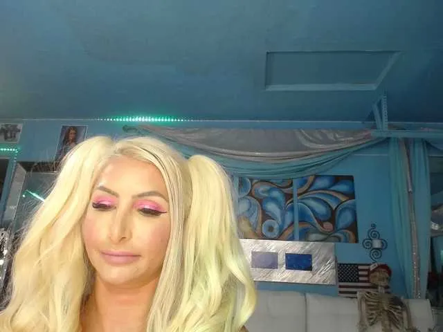 Live sex webcam photo for adrianna_fox #287953685