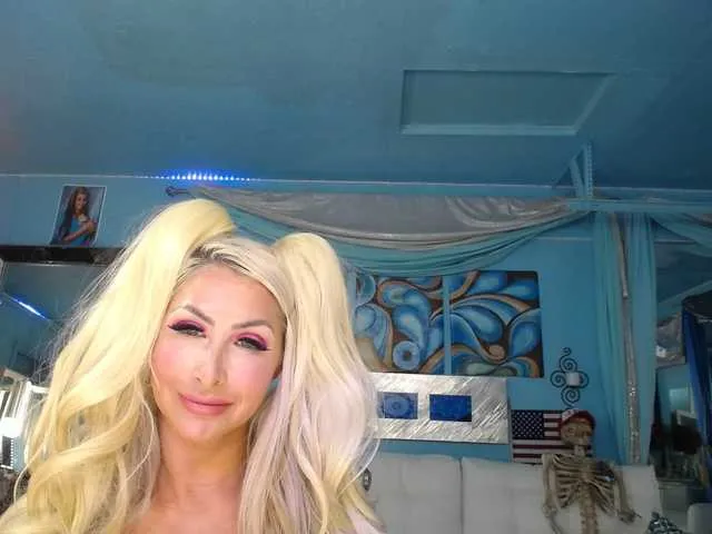 Live sex webcam photo for adrianna_fox #287953697