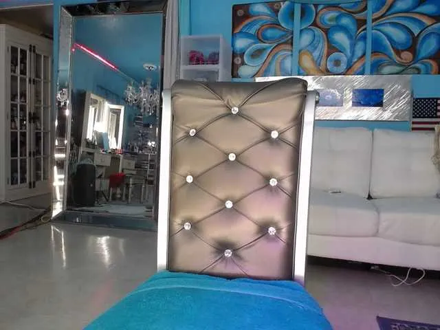 Live sex webcam photo for adrianna_fox #287953702