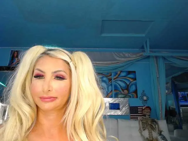 Live sex webcam photo for adrianna_fox #287953705