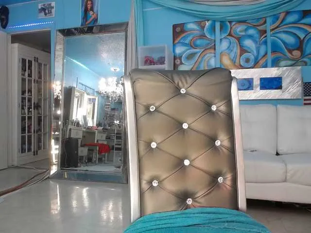 Live sex webcam photo for adrianna_fox #287953716