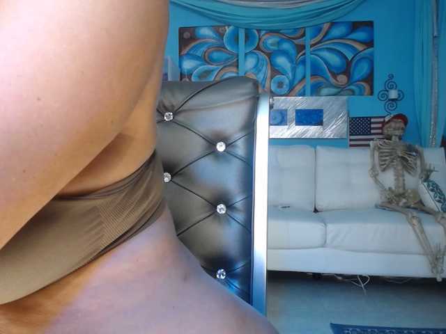 Live sex webcam photo for adrianna_fox #287953734