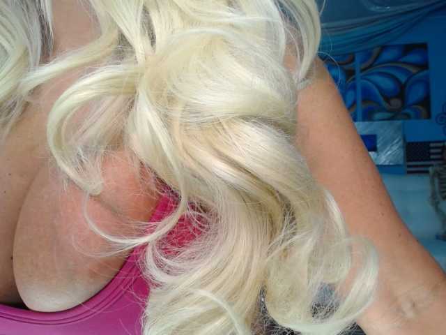 Live sex webcam photo for adrianna_fox #287953743