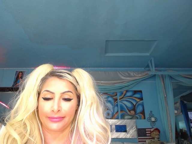 Live sex webcam photo for adrianna_fox #287953745