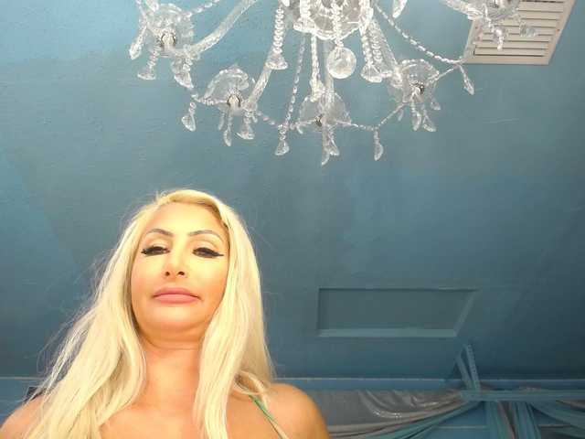 Live sex webcam photo for adrianna_fox #287953764