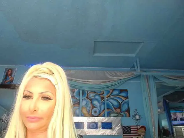 Live sex webcam photo for adrianna_fox #287953777