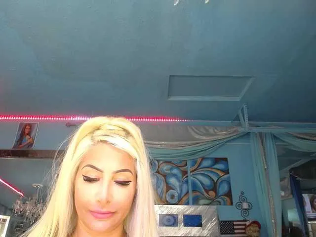 Live sex webcam photo for adrianna_fox #287953779