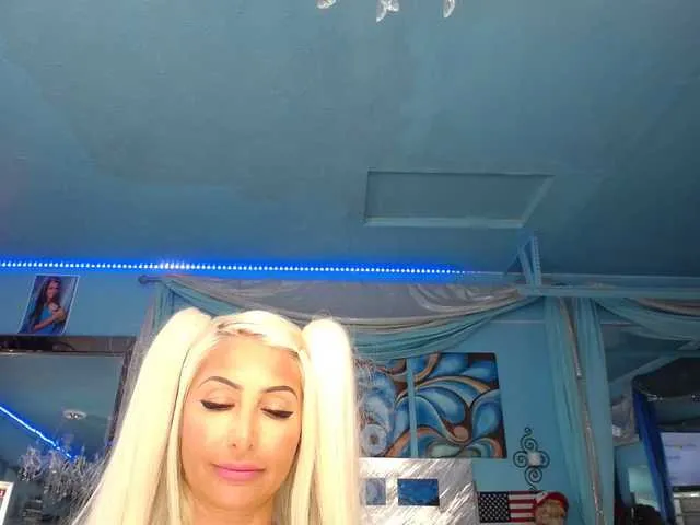 Live sex webcam photo for adrianna_fox #287953801