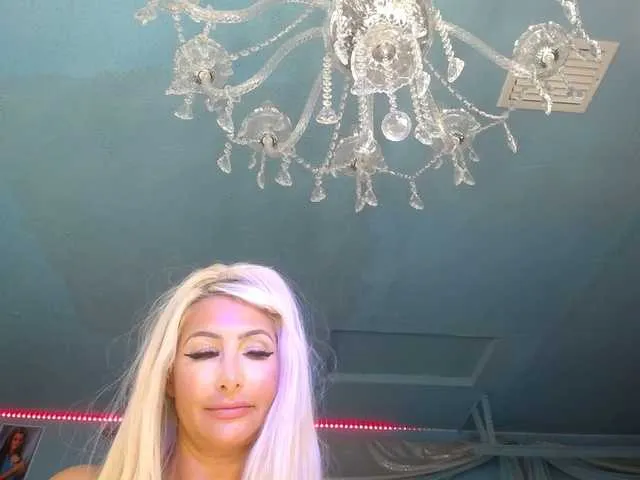 Live sex webcam photo for adrianna_fox #287953836