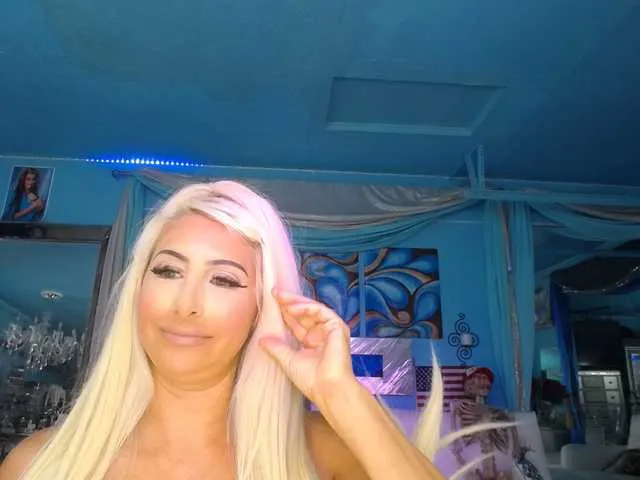 Live sex webcam photo for adrianna_fox #287953893