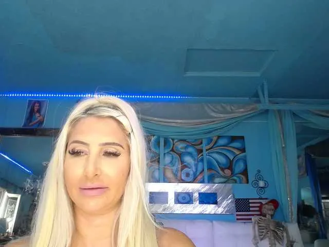 Live sex webcam photo for adrianna_fox #289460668