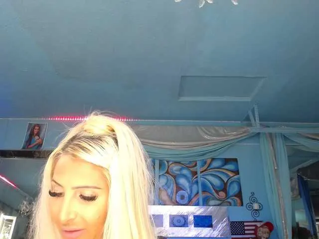 Live sex webcam photo for adrianna_fox #289656325