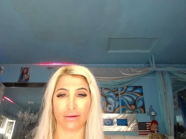 Live sex webcam photo for adrianna_fox #290336728