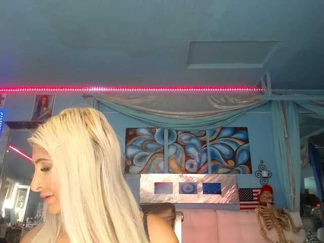 Live sex webcam photo for adrianna_fox #290369927