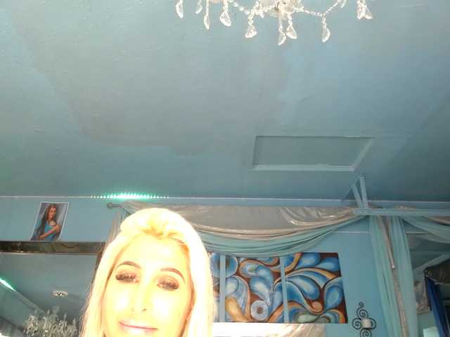 Live sex webcam photo for adrianna_fox #290494653