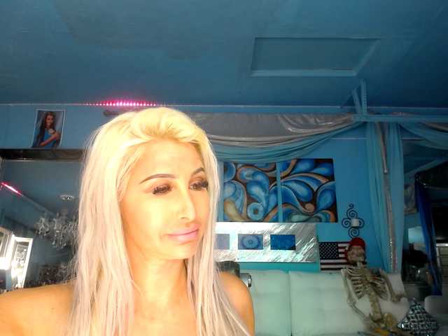 Live sex webcam photo for adrianna_fox #290499686