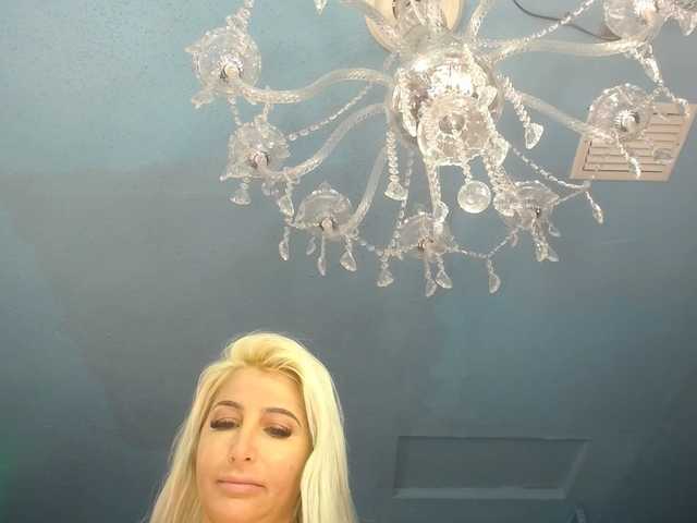 Live sex webcam photo for adrianna_fox #290503463
