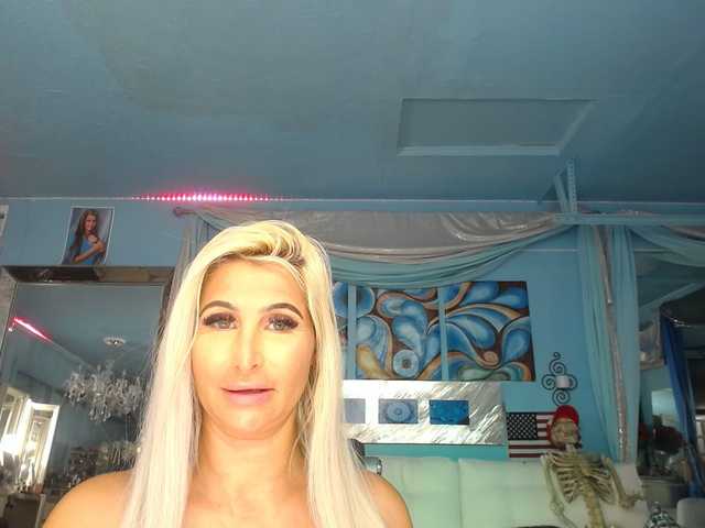 Live sex webcam photo for adrianna_fox #290730570