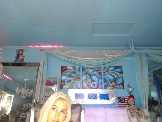 Live sex webcam photo for adrianna_fox #290963992