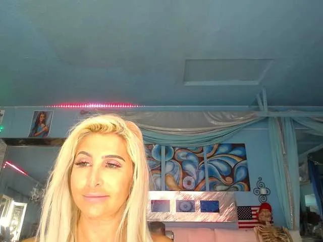 Live sex webcam photo for adrianna_fox #290996139