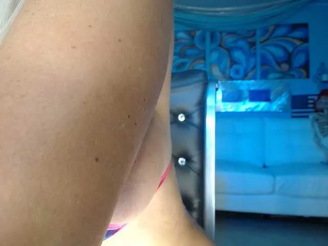 Live sex webcam photo for adrianna_fox #291006788