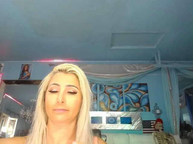 Live sex webcam photo for adrianna_fox #291284184