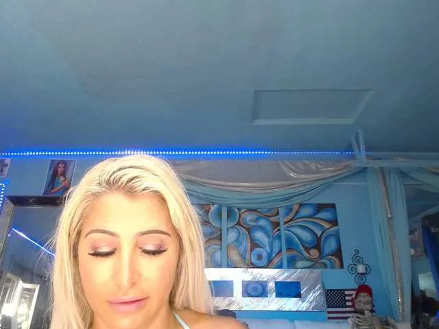 Live sex webcam photo for adrianna_fox #291291186