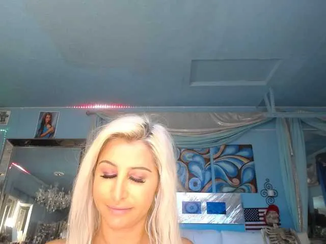 Live sex webcam photo for adrianna_fox #291318893