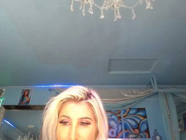 Live sex webcam photo for adrianna_fox #291376173