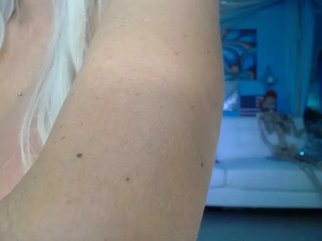 Live sex webcam photo for adrianna_fox #291377581