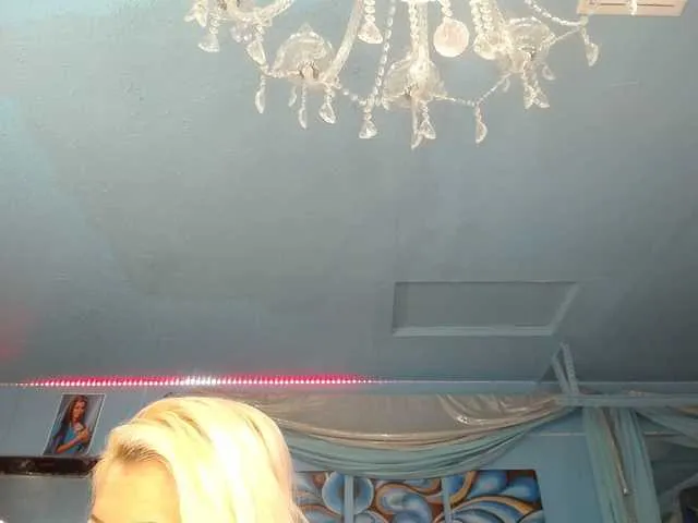 Live sex webcam photo for adrianna_fox #291502756