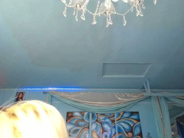Live sex webcam photo for adrianna_fox #291526610