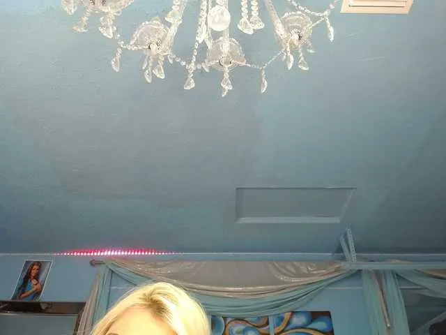 Live sex webcam photo for adrianna_fox #291568004