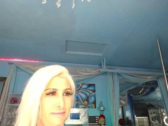 Live sex webcam photo for adrianna_fox #291699003