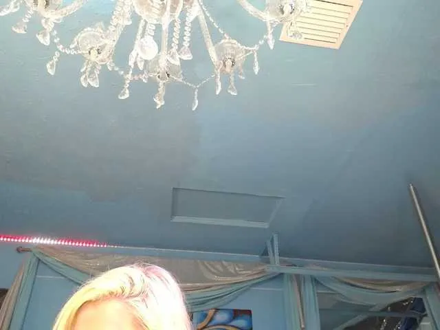 Live sex webcam photo for adrianna_fox #291776437